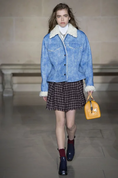 Look 14